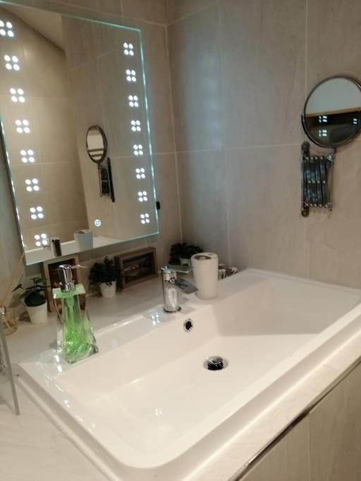 Welsh Miners Cottage Four Bedroom House Treherbert Экстерьер фото